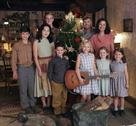 Cast of "Christmas of Many Colors" Pictured From Left: Dylan Michael Rowen as Denver Parton, Kelli Berglund as Willadeene Parton, Parker Sack as David Parton, Blane Crockarell as Bobby Parton, Alyvia Alyn Lind as Dolly Parton, Ricky Schroder as Robert Lee Parton, Jennifer Nettles as Avie Lee Parton, Farrah Mackenzie as Stella Parton, Hannah Goergen as Cassie Parton, 2016.