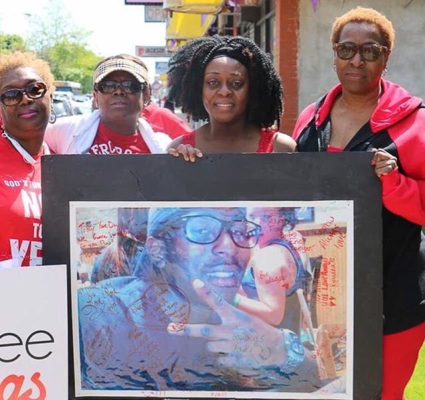 Participants in the annual "Prayer on the 9," an event hosted by New Life Covenant Church Southeast to spread awareness of violence in Chicago.