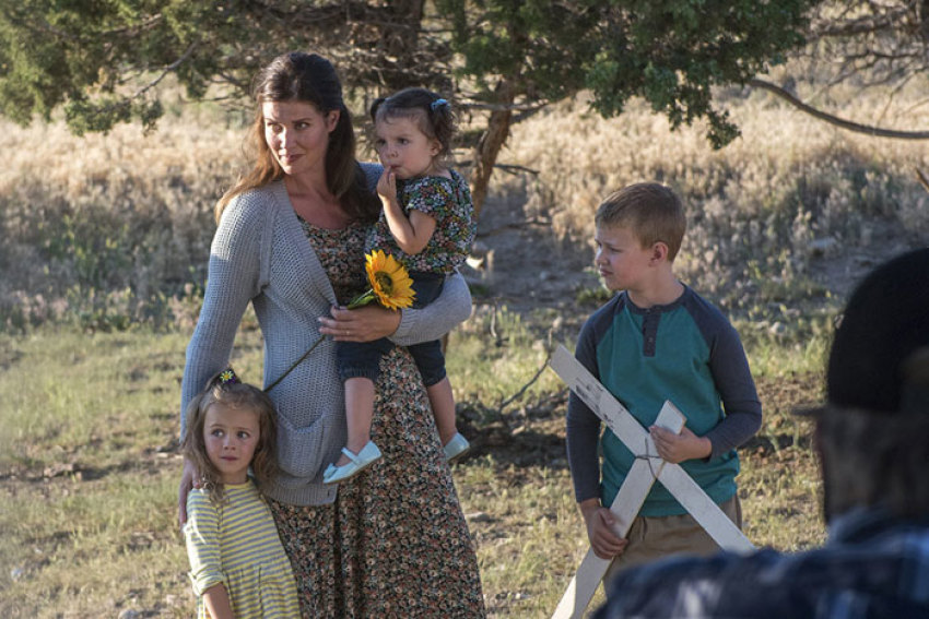Michelle Davis with the three children: Christian, Rachel and Kinsey in the 2017 film "The Stray".