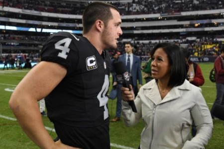 ESPN Monday Night Football sideline reporter Lisa Salters (right) interviews Oakland Raiders quarterback Derek Carr (4) after a NFL International Series game against the Houston Texans at Estadio Azteca, Nov. 21, 2016.