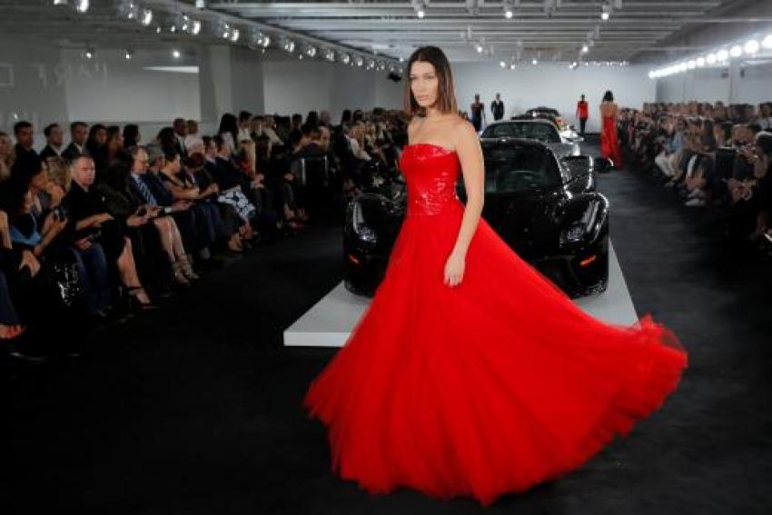 Credit : Fashion model Bella Hadid reportedly dated Drake.