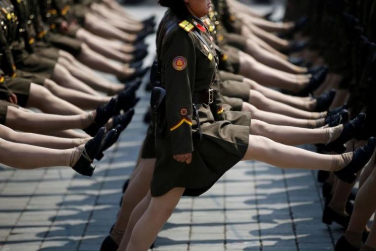 north korean female soldiers