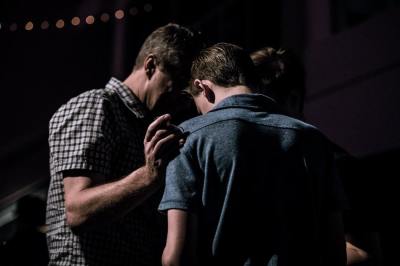 pray