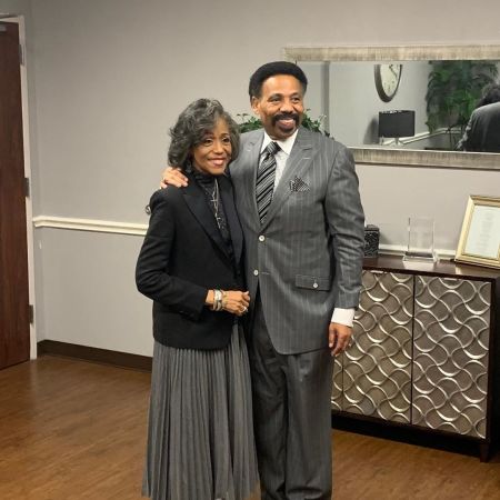 Pastor Tony and Lois Evans attend the three-hour “Kingdom Legacy Live” event held at Oak Cliff Bible Fellowship in Dallas, Texas on November 8.