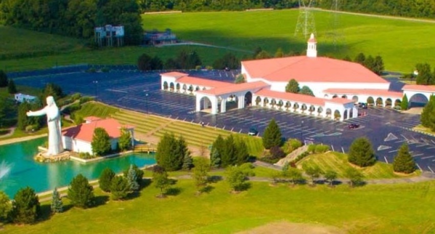 The main campus of Solid Rock Church of Lebanon, Ohio.