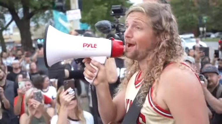 Chicago Police Prevent California Worship Leader Sean Feucht from Setting Up Musical Equipment for Worship Protest