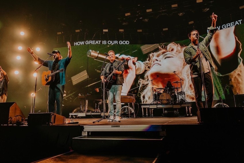 Hillsong United and Chris Tomlin perform in Orlando, Florida, on April 10, 2022.