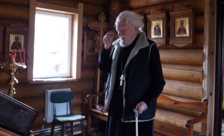 Russian Orthodox Priest Father Georgy Edelshtein appears in a video posted online by AFP on April 30, 2022.