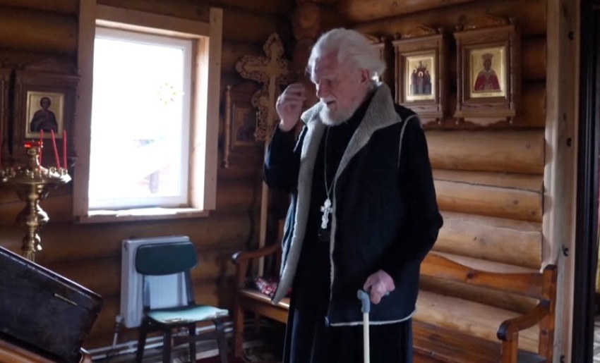 Russian Orthodox Priest Father Georgy Edelshtein appears in a video posted online by AFP on April 30, 2022.