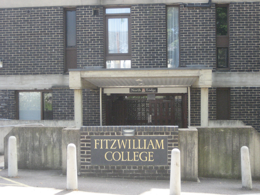 North Lodge, Fitzwilliam College, Cambridge, England, on July 23, 2014https://commons.wikimedia.org/wiki/File:Fitzwilliam_College,_Cambridge.jpg.
