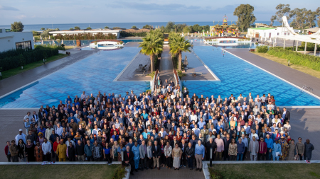 A group photo of attendees at the ICETE Conference in Izmir, Turkey, in November 2022.
