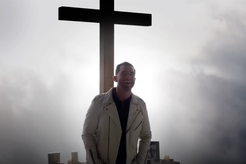 Jay Allen sings on the set of his