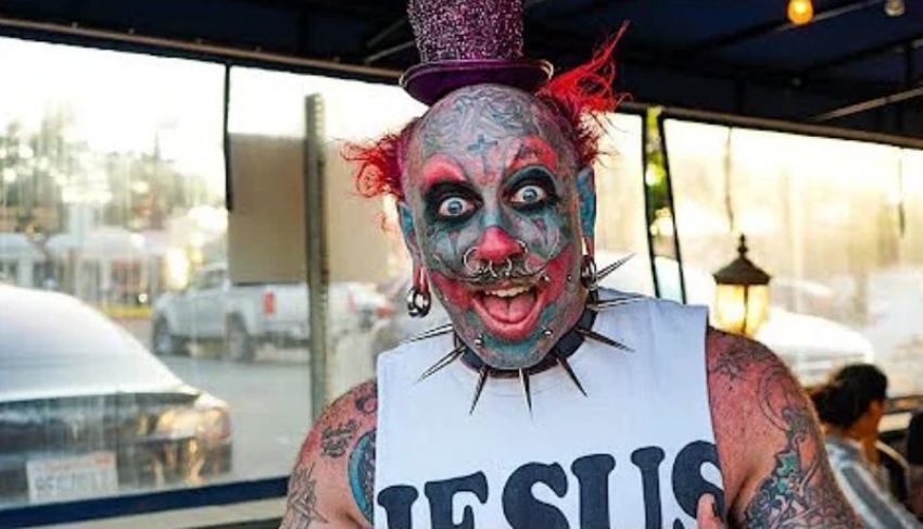 A screenshot of Richie the Barber from an August 2023 video.