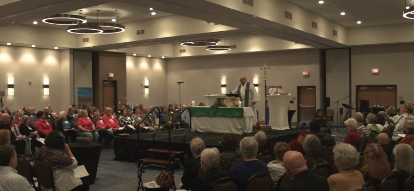 Attendees participate in a worship service at the 176th Annual Convention of the Episcopal Diocese of Milwaukee on Oct. 21, 2023.