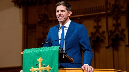 Bryan Dunagan, who served as senior pastor of the 5,500-member Highland Presbyterian Church in Dallas since he was 34, died in his sleep from natural causes during the early morning hours of October 26, 2023.
