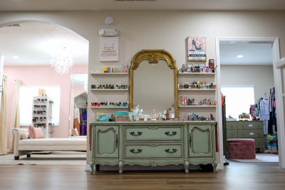 Loft 181 clothing boutique store and Christian Ministry.