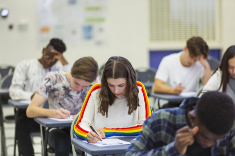 Teens less likely to identify as gay, lesbian or bisexual, prompting debate over why: report