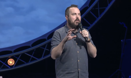 Shawn Bolz speaking and allegedly prophesying at Bethel Church in Redding, California.