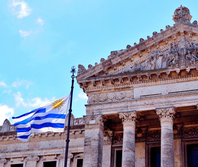 The Legislative Palace houses the Uruguayan government. It was built in 1925 and is in a neo-classical style of architecture. It is ringed by the Avenida de las Leyes.