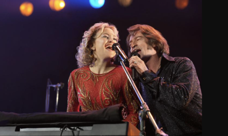 Kate Hudson and Hugh Jackman star in "Song Sung Blue"