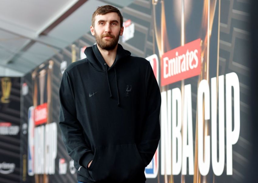 Luke Kornet #7 of the San Antonio Spurs arrives at the championship game of the Emirates NBA Cup against the New York Knicks at T-Mobile Arena on Dec. 16, 2025, in Las Vegas, Nevada. 