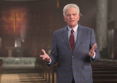 Franklin Graham delivers an Easter message in a chapel in Minneapolis, Minnesota, that aired on April 5, 2026. 