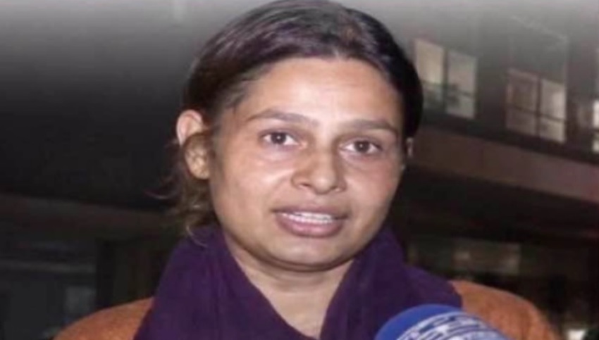 Razia Noreen, a Christian nurse at the Pakistan Institute of Medical Sciences in Islamabad, is being praised for her courage and selfless act of saving an infant when a devastating fire broke out at the hospital killing 14 infants. 