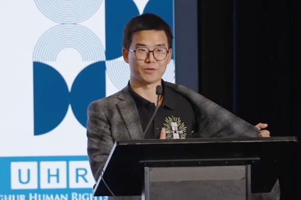 Persecuted Chinese pastor recounts torture, warns CCP 'trying to crush' religion: 'A heavy burden'