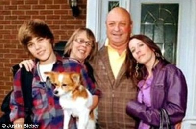 Justin Bieber with his Mother and Grandparents