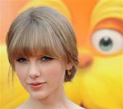 Taylor Swift S New Guy New Hair Singer Adds Pink Tips Photo