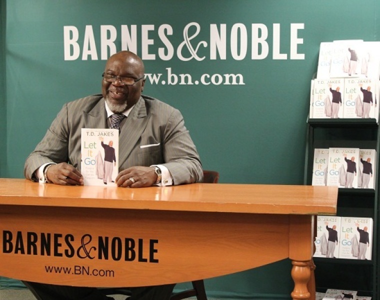 T.D. Jakes at Barnes and Noble in Manhattan, New York