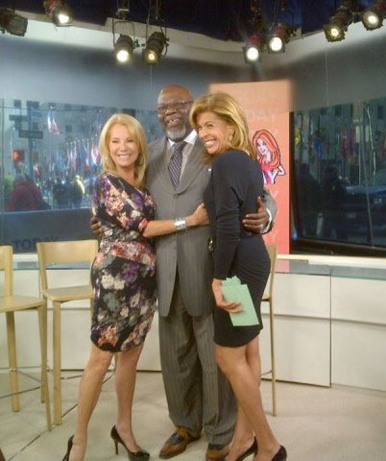 T.D. Jakes with Kathie Lee Gifford and Hoda Kotb on the set of The Today Show on NBC.