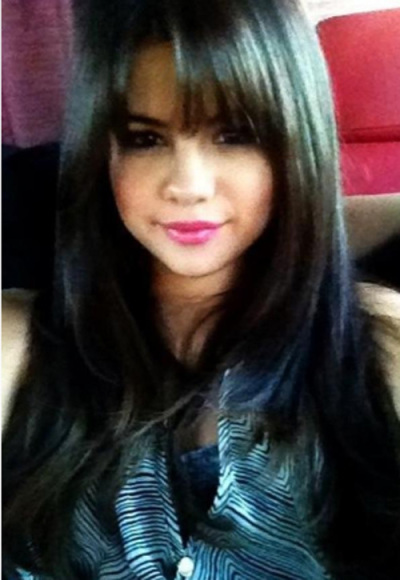 Selena Gomez New Edgy Hairstyle I Love Changing My Hair Photo