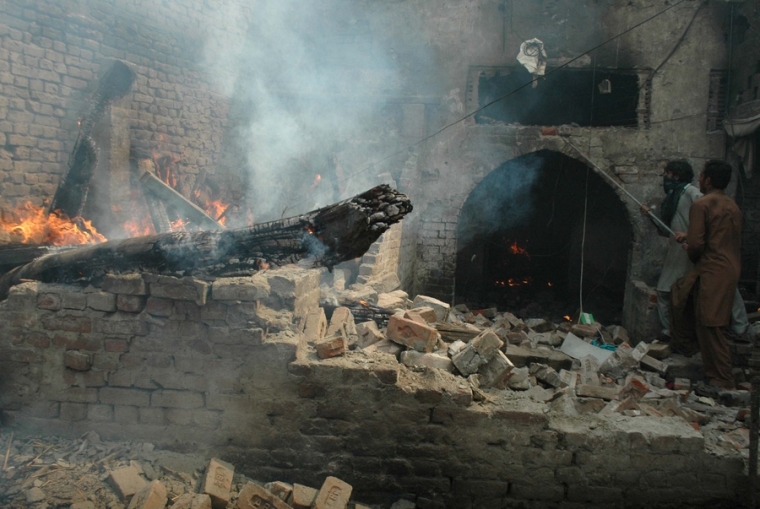 Muslim Mob Pakistan Persecution