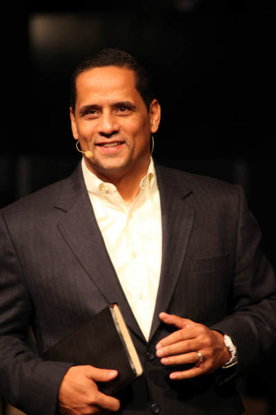 Pastor Wilfredo De Jesus