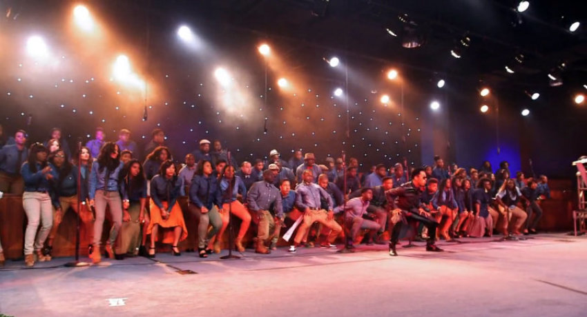 Deitrick Haddon makes a comeback performance with his "League of Extraordinary Worshippers" (LXW).