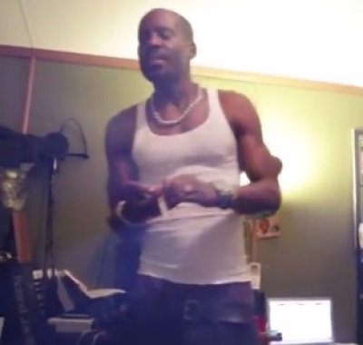Christian rapper DMX performs a sneak peek of his upcoming Gospel song "Never Give Up."