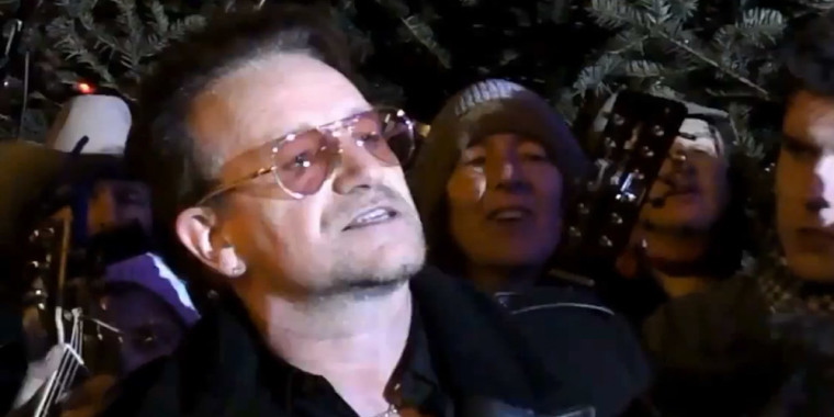 Bono busking