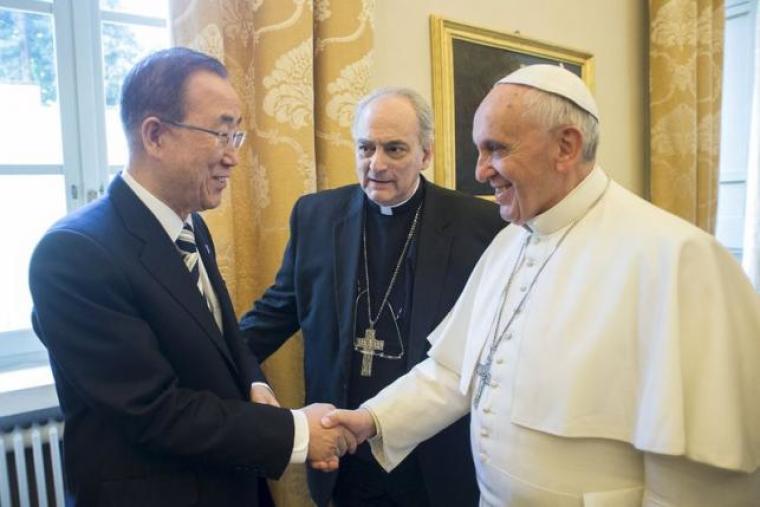 Pope Francis and Ban Ki-moon (L)