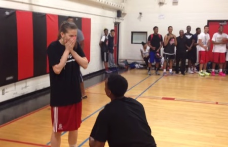Basketball Player S Romantic Proposal Inspired By A Movie Scene Will Warm Your Heart The Christian Post