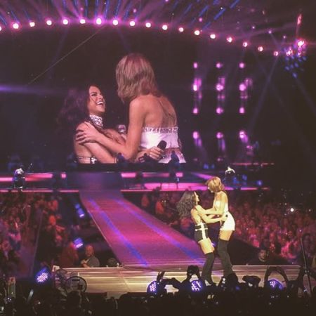 Selena Gomez Is Extremely Thankful Of Taylor Swifts