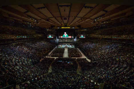 This week in Christian history: Pope Francis leads mass in NYC; London Missionary Society forms