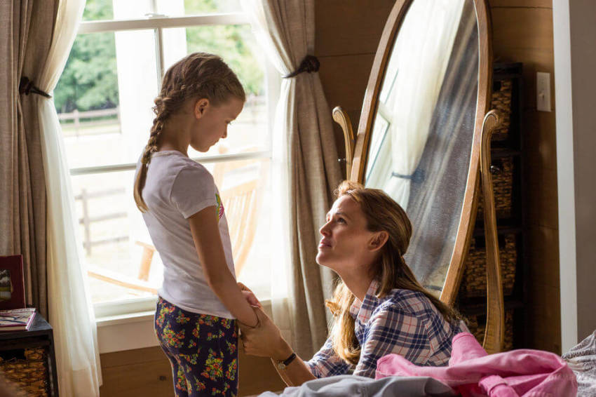 Actors Jennifer Garner and Kylie Rogers star in Columbia Pictures' film 