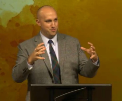 Desiring God Conference Opens With Talk on Idolizing Man