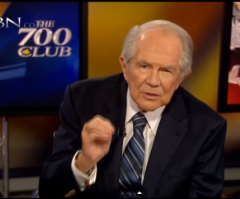 Pat Robertson Tells GOP to Wave White Flag, End Gov't Shutdown