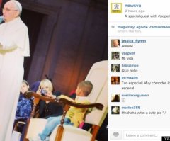 Pope Francis Hug From 'Boy in Yellow Shirt': Photo Goes Viral as Young Boy Won't Leave Vatican Stage