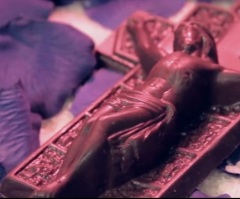 Crucified Chocolate Jesus to be Sold with Note from God for Christmas