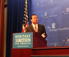 Sen Mike Lee Proposes Law to End 'Higher Education Cartel,' Accreditation Cronyism