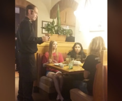 This Olive Garden Server is About to Be the Victim of an Epic Prank - See Why He Was Smiling at the End (VIDEO)