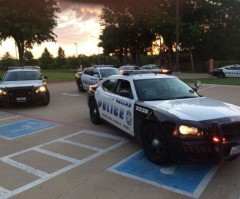 Man With Apparent Stab Wounds Dies While Seeking Help at Pastor Tony Evans' Dallas Megachurch